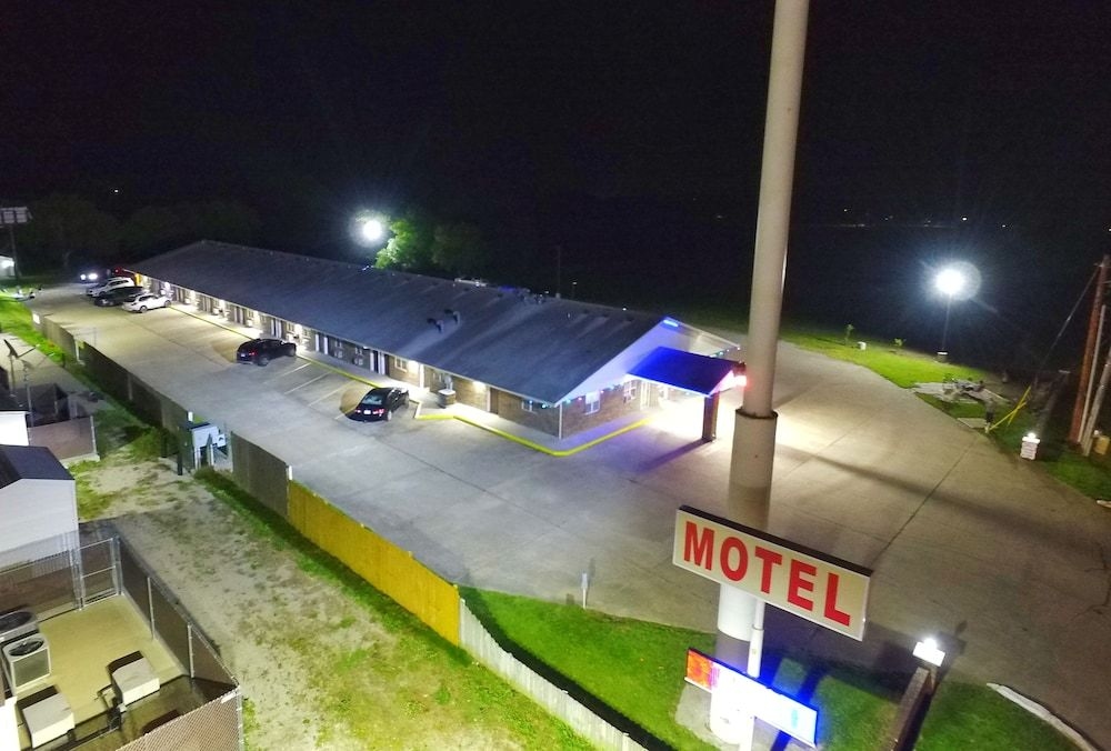 Night Inn Sweet Springs0