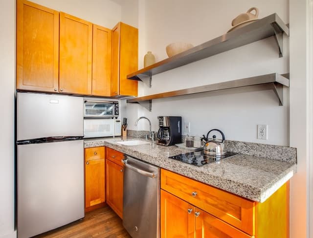 Studio Suite, Street view