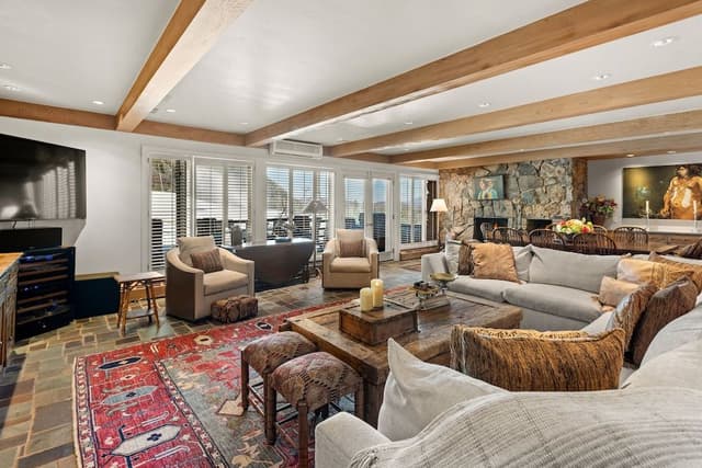 Condo, 3 Bedrooms