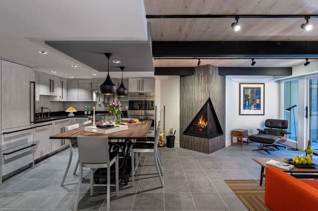 Condo, 2 Bedrooms