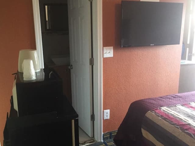 Standard Room, 1 King Bed, Non Smoking