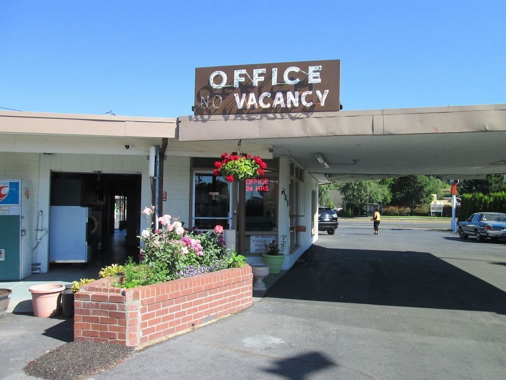 Town House Motel Inc1