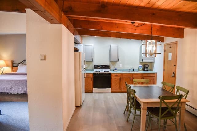 Condo, 1 Bedroom, No Smoking, No Pets, Max 6 Guest / Upper Floor