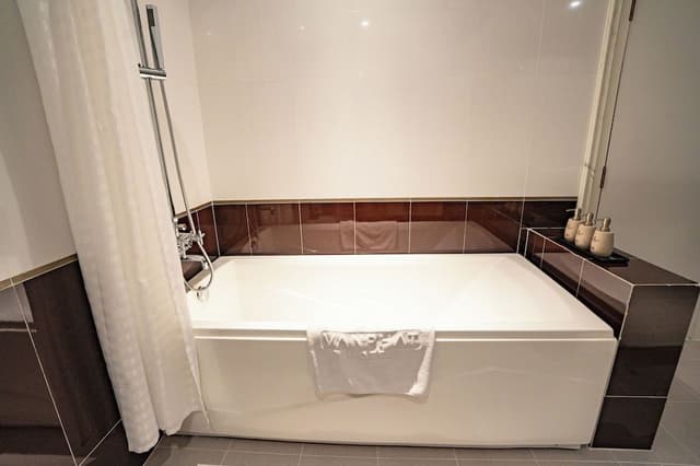 Executive Suite, River View