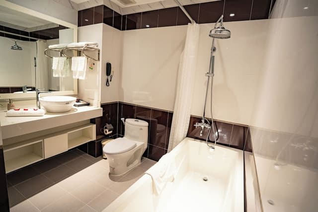 Executive Suite, River View