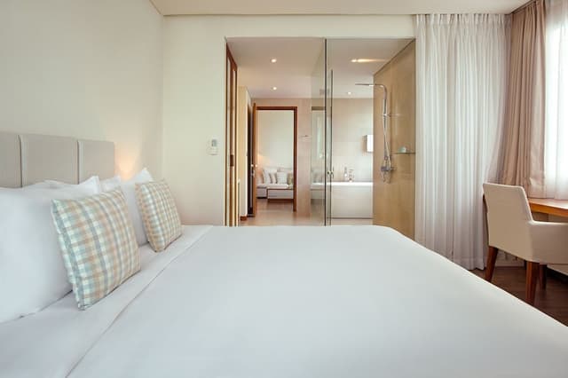 One-bedroom Ocean view Suite with Balcony