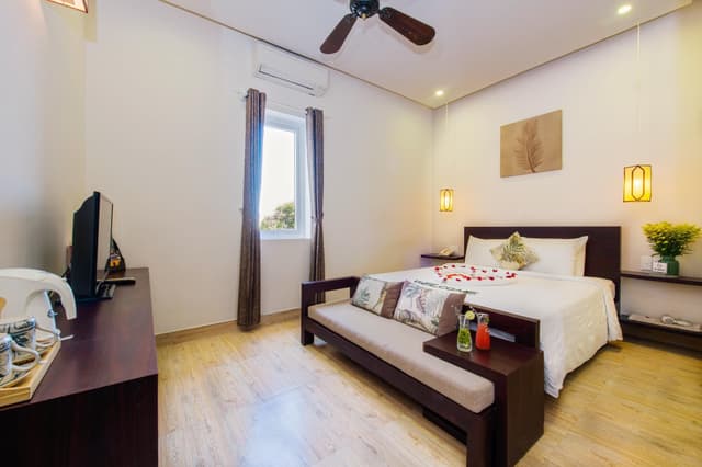 Deluxe Queen Room
