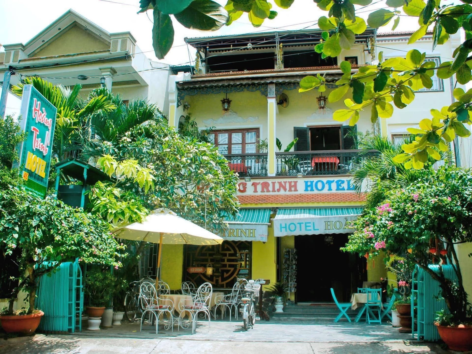 Hoang Trinh Hotel Hoang Trinh Hotel
