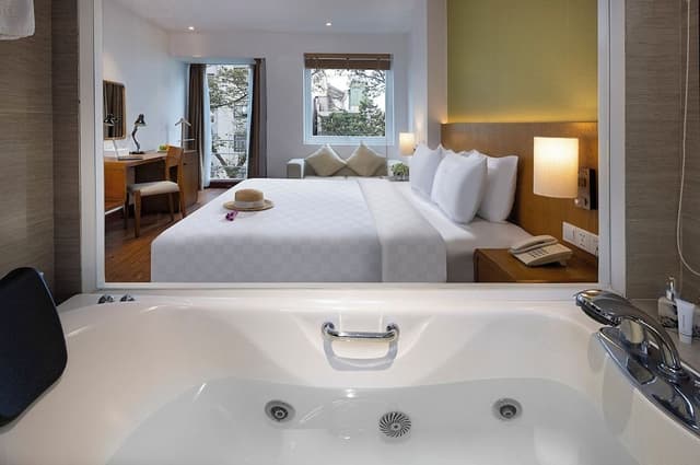 City Aura Room - Daily Free Mini Bar