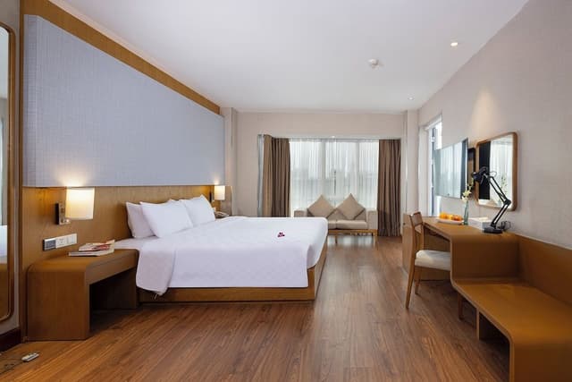 Signature Retreat Suite - Daily Free Afternoon & Mini Bar