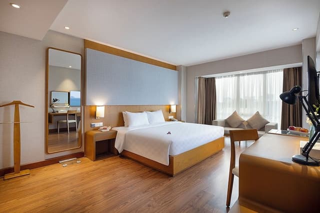 Signature Retreat Suite - Daily Free Afternoon & Mini Bar