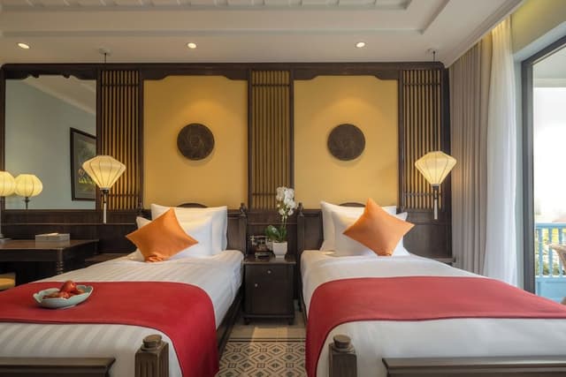 Connecting Room