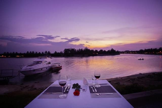 Executive Suite, Jacuzzi, River View