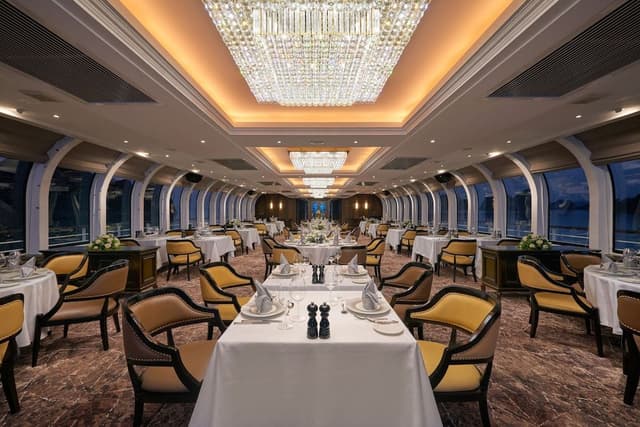 Classic Suite & Delight dining cruise