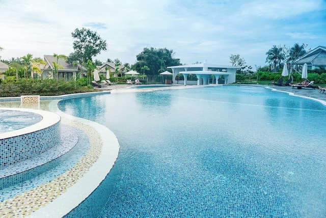 Luxury Villa, Poolside
