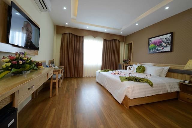 Honeymoon Suite
