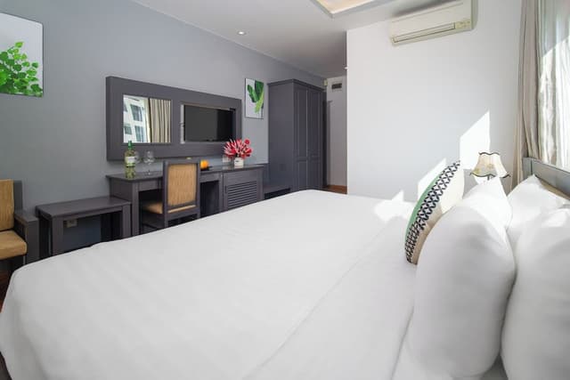Deluxe Room, City View