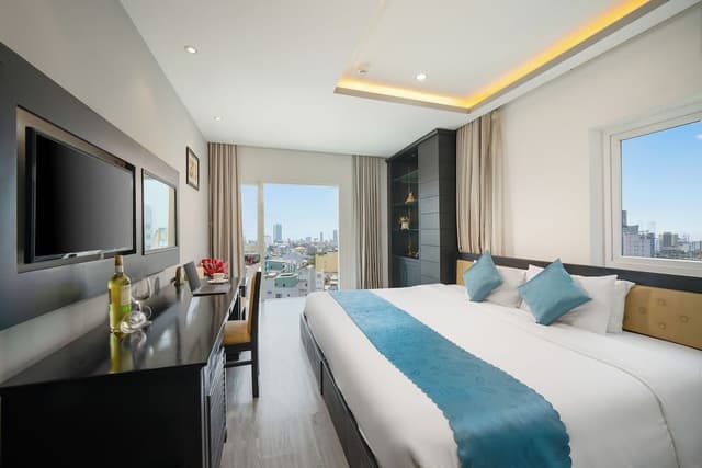 Deluxe Room, City View