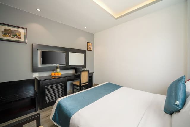 Deluxe Room, City View