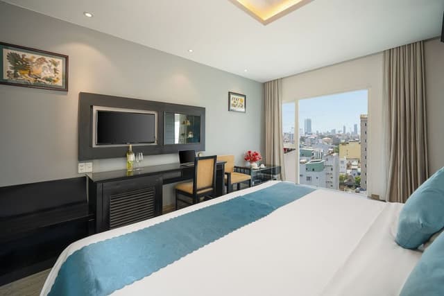 Deluxe Room, City View