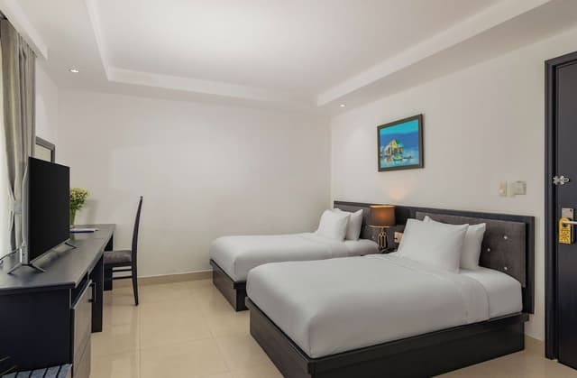 Deluxe Twin Room, City View