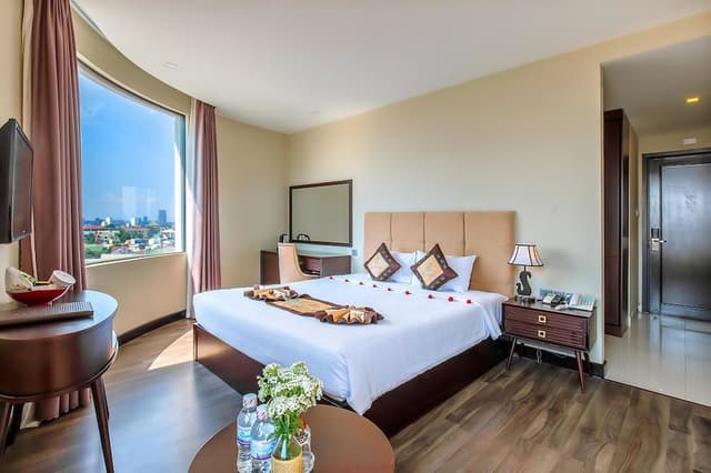 Deluxe Double Room, 1 Queen Bed, City View
