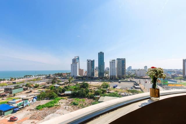 Deluxe Suite, 1 King Bed, Beach View