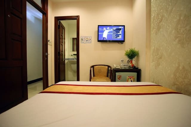 Standard Double Room, No Windows