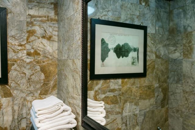 Family Room, Connecting Rooms