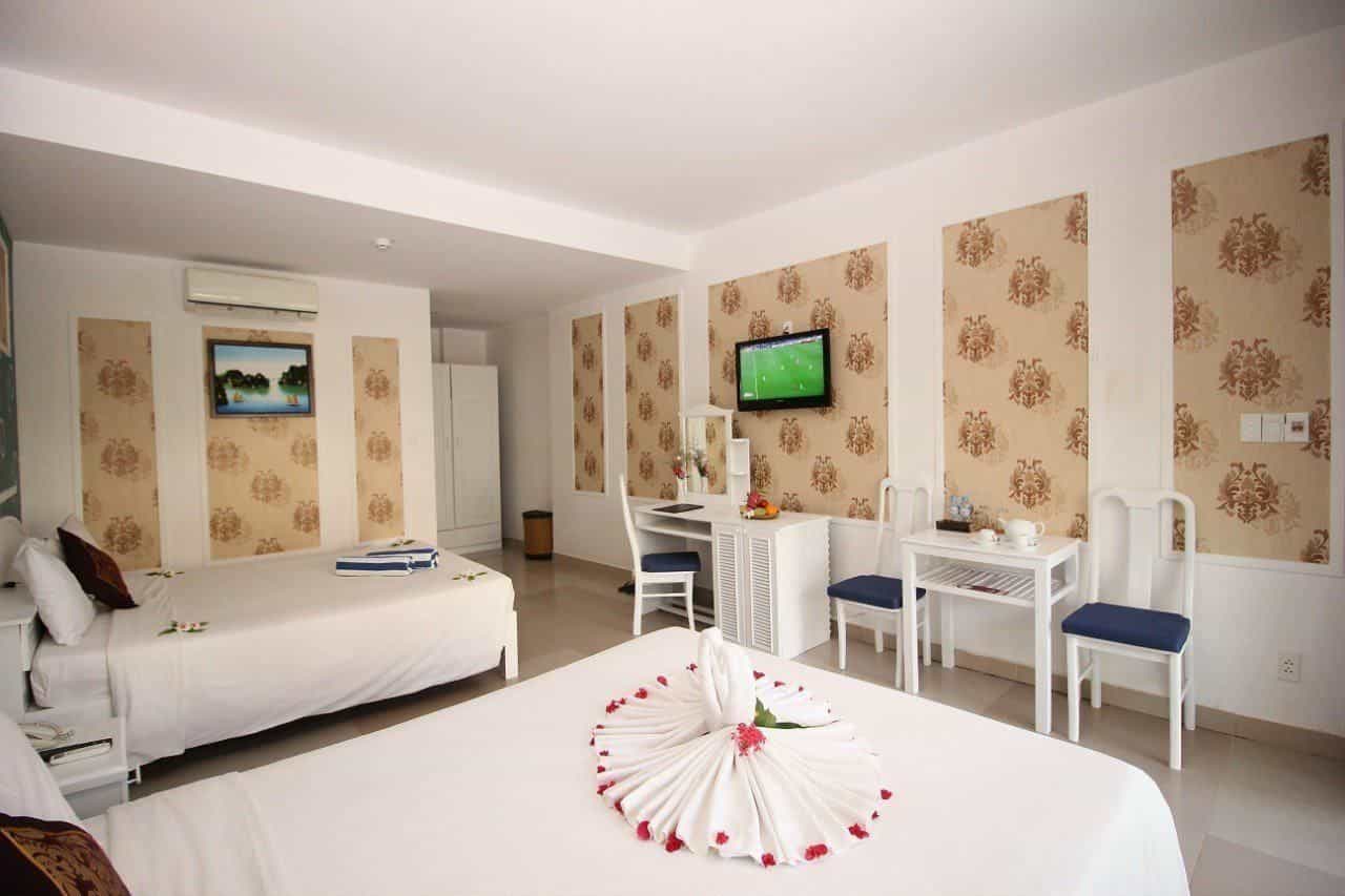 Little Paris Resort Little Paris Resort