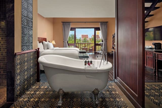Duplex Suite Balcony, Club Wing