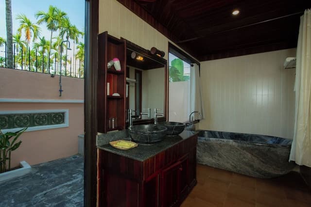 Villa, 1 King Bed, Garden Area
