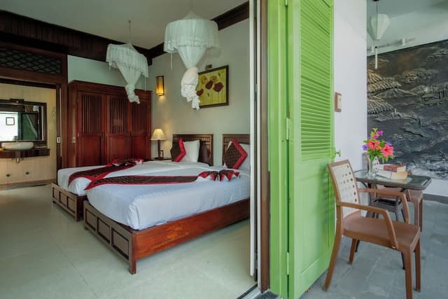 Superior Twin Room, 2 Twin Beds, Poolside