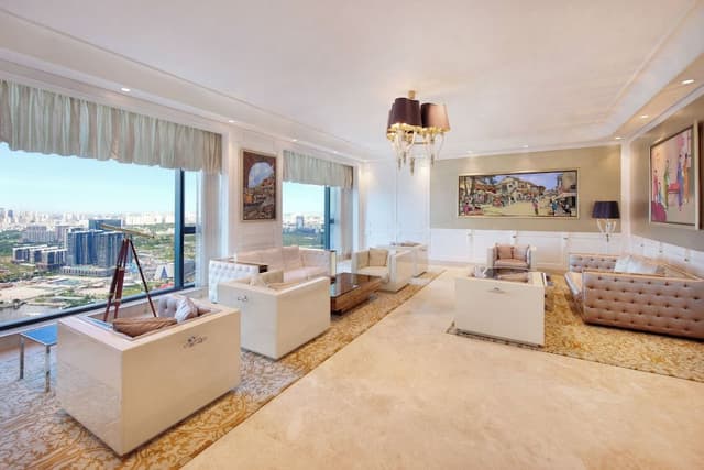 Designer Suite, Club Lounge Access, Free Minibar, City or River View