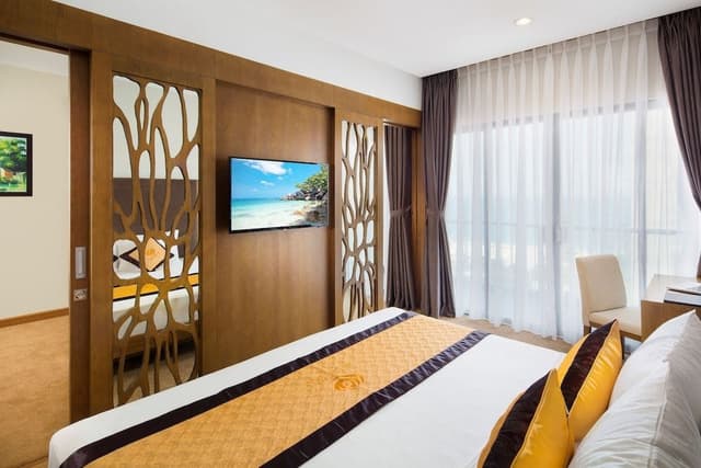 1 Bedroom Suite City View
