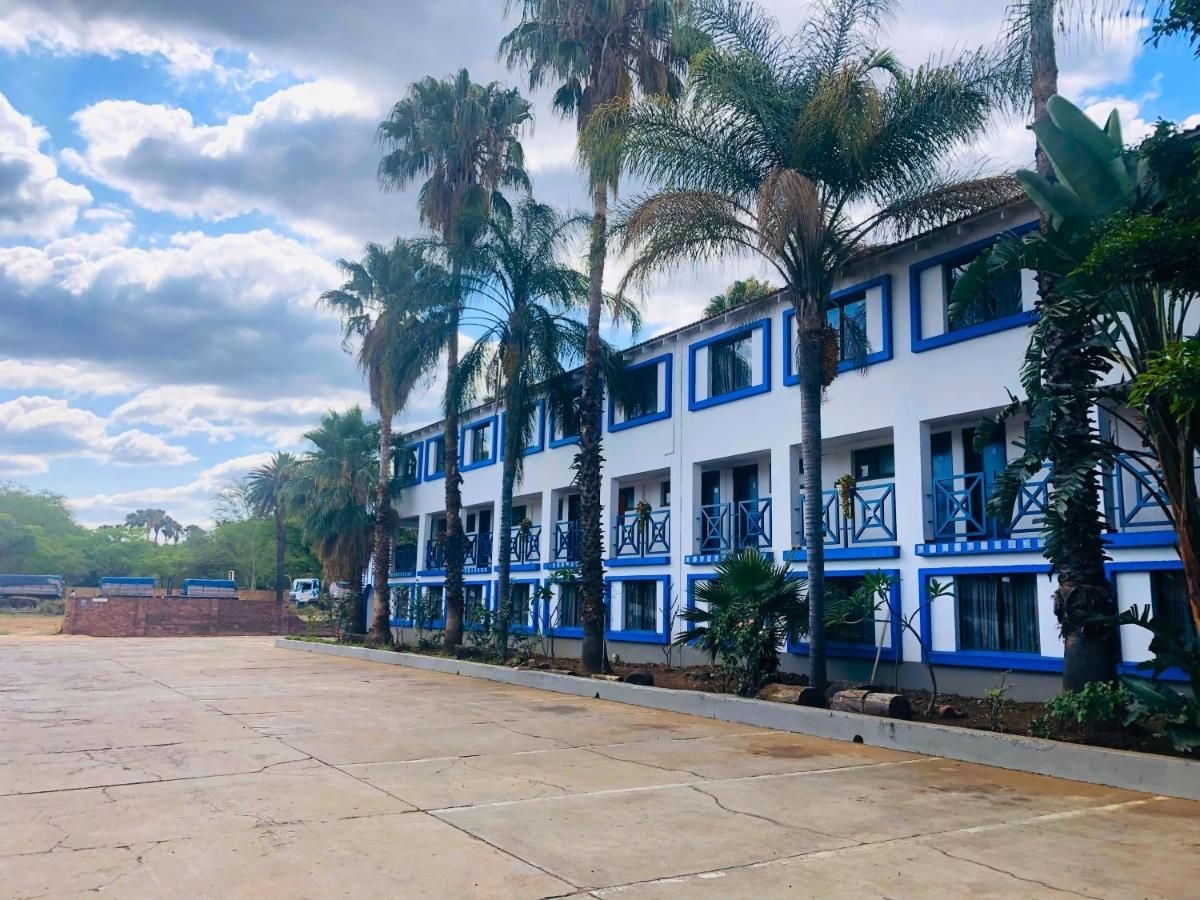 Elephant Springs Hotel & Cabanas1