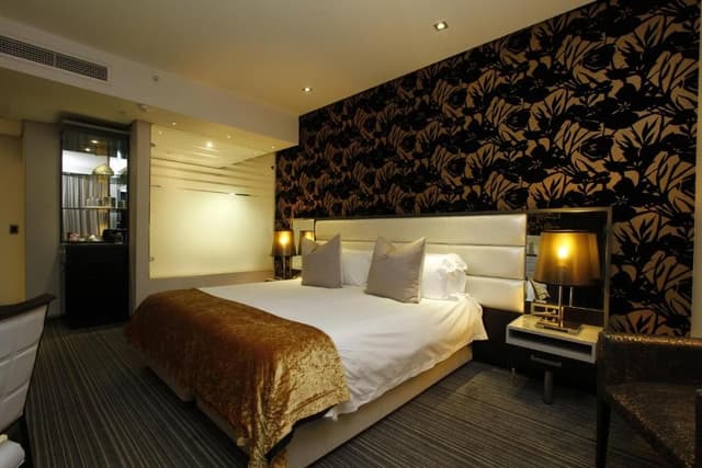 Deluxe Room with Bath