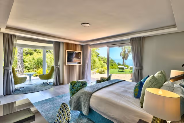 Garden King Suite with Sea View