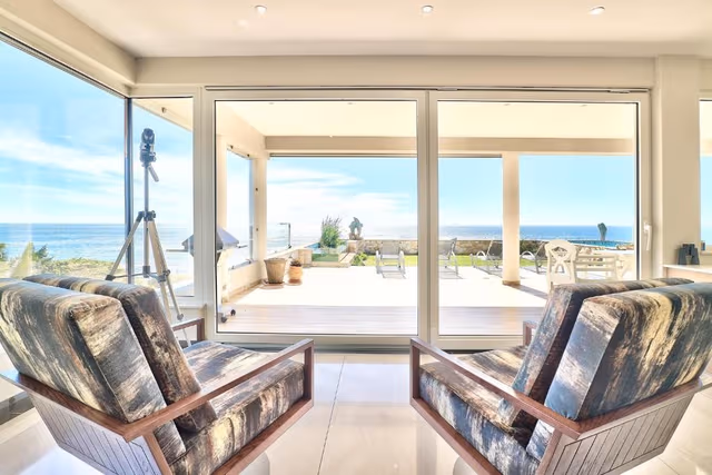 One-Bedroom Apartment with Private Pool and Sea View