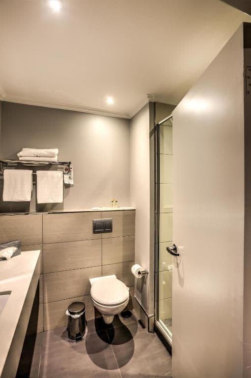 Twin Room - Non-Smoking