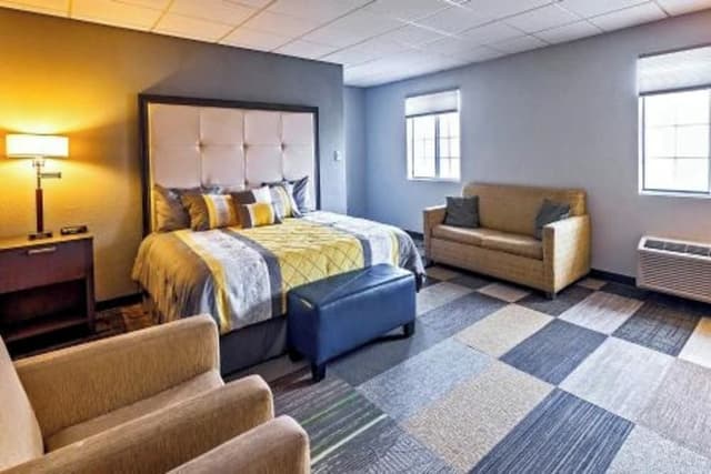 Standard Studio Suite, 1 King Bed, Non Smoking
