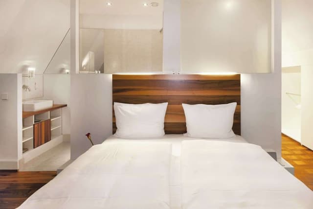 Junior Suite, 1 King Bed, Refrigerator (Cozy Sitting Corner)