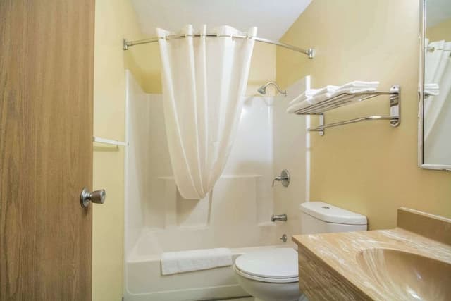 Room, 1 King Bed, Non Smoking (209082082)
