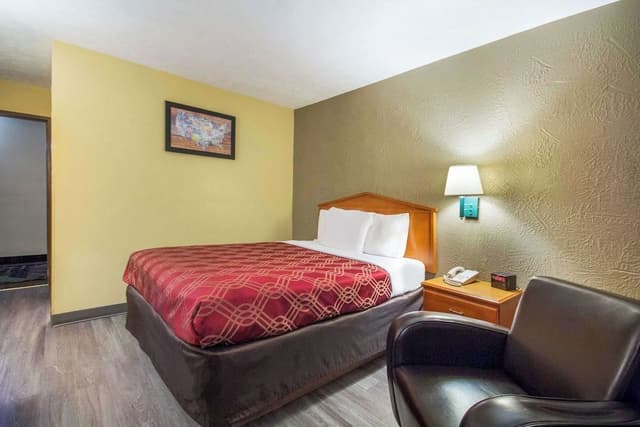 Standard Room, 1 Queen Bed, Non Smoking