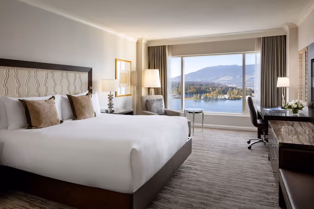 Signature Harbor and Stanley Park View Room, 1 King Bed