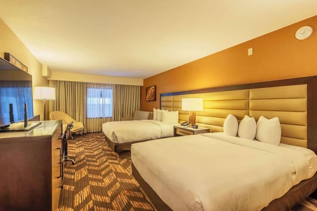 Deluxe Room, 2 Queen Beds, Accessible, Non Smoking (Hearing)