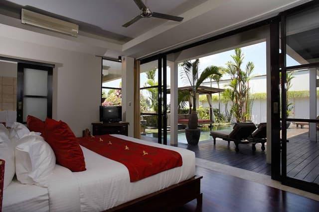 Luxury Villa, 4 Bedrooms, Private Pool, Partial Sea View