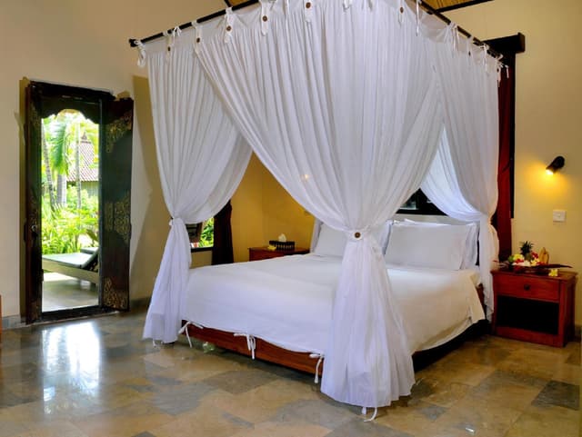 Large Double or Twin Room
