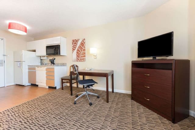 Standard Room, 1 Queen Bed, Non Smoking