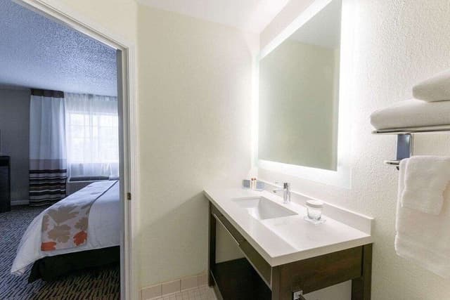 Standard Room, 1 Queen Bed, Non Smoking